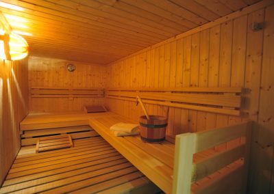 Entspannen Sie doch in der Sauna wann immer Sie mögen.