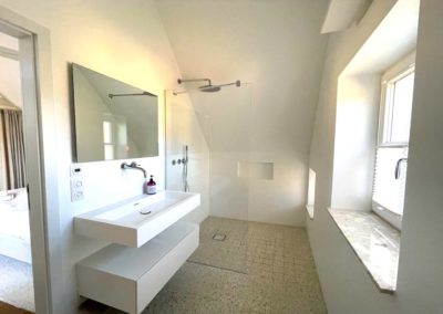 Das Bad en suite mit Walk- In- Dusche