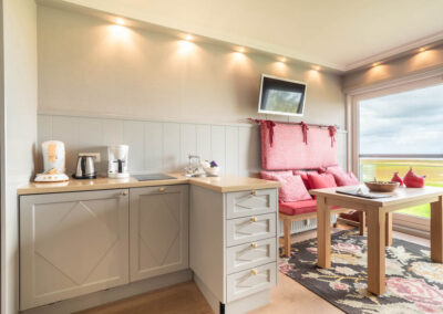 Wohnküche mit Meerblick in Ferienwohnung Wattblick in Morsum auf Sylt